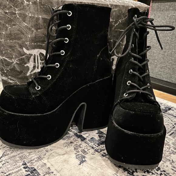 Demonia “Camel” Platform Boots (Fits like a 8! Never Worn & In Box!) - Picture 5 of 7